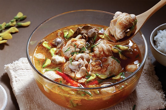 Canh gà hương vị thái