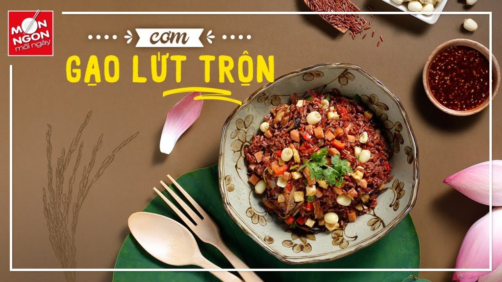 Nghỉ dịch không tăng cân với món Cơm gạo lứt trộn