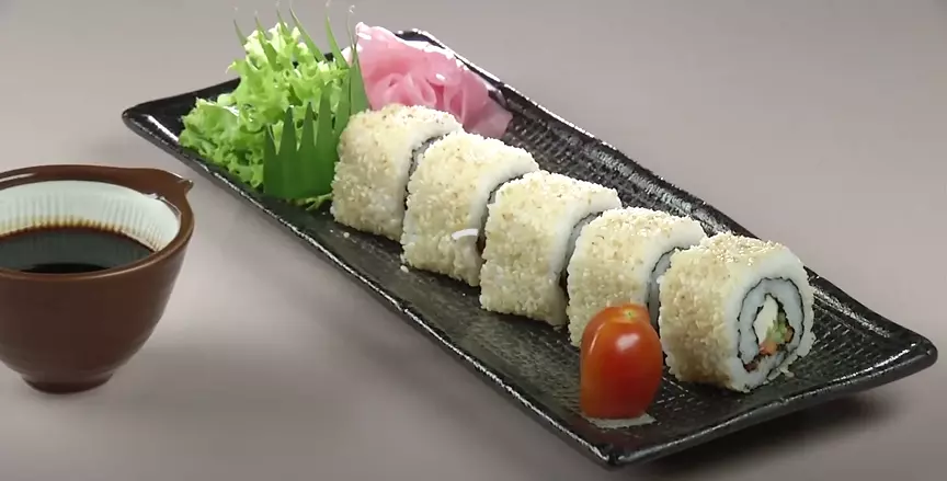 Bí quyết làm sushi siêu đơn giản, ngon mê ly bằng nguyên liệu Việt Nam