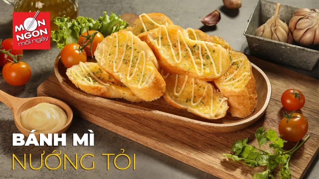 Cách làm bánh mì nướng tỏi siêu “thần tốc”- món ăn sáng nhanh gọn cho dân văn phòng